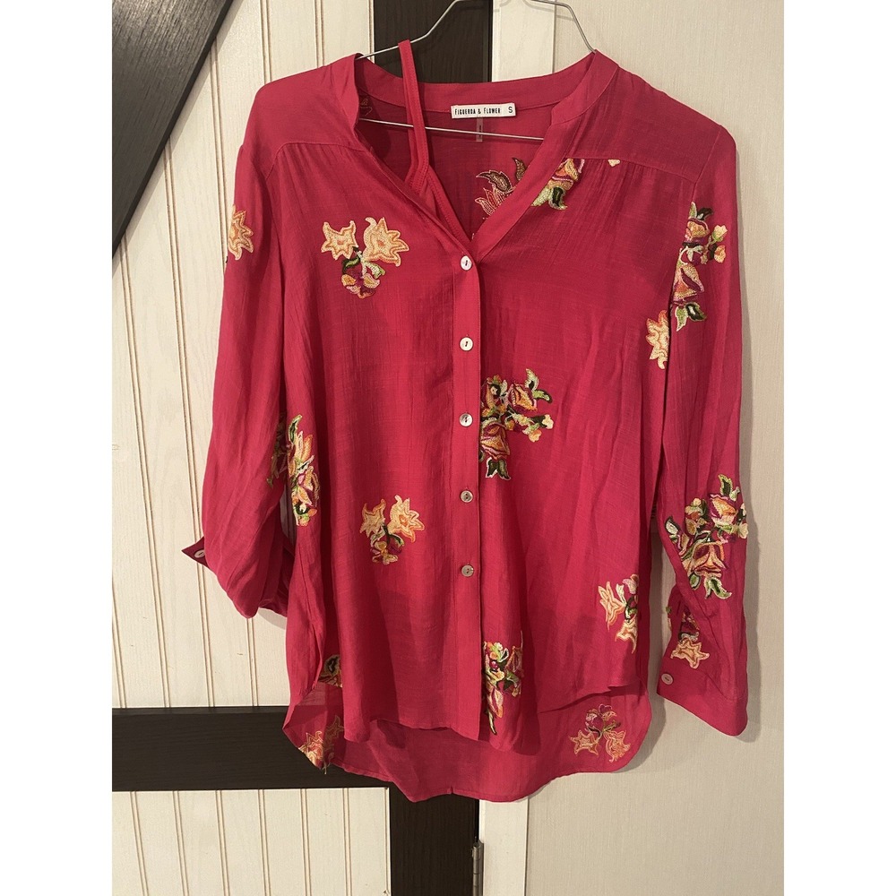 Figueroa & Flower V-Neck Embroidered Blouse Pink Size Small Button Up NWT